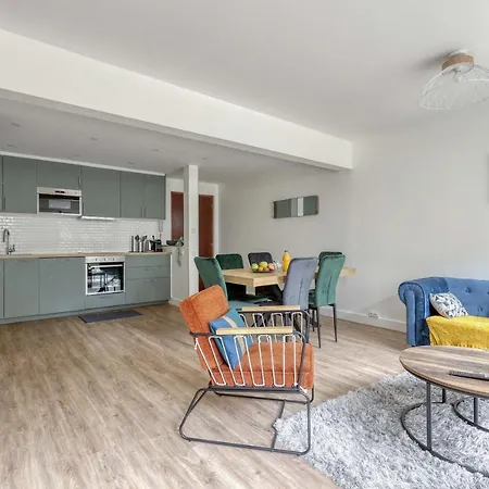 Branded New 4 Bdrs Flat - Huge Terrace - Prime Loc Apartment